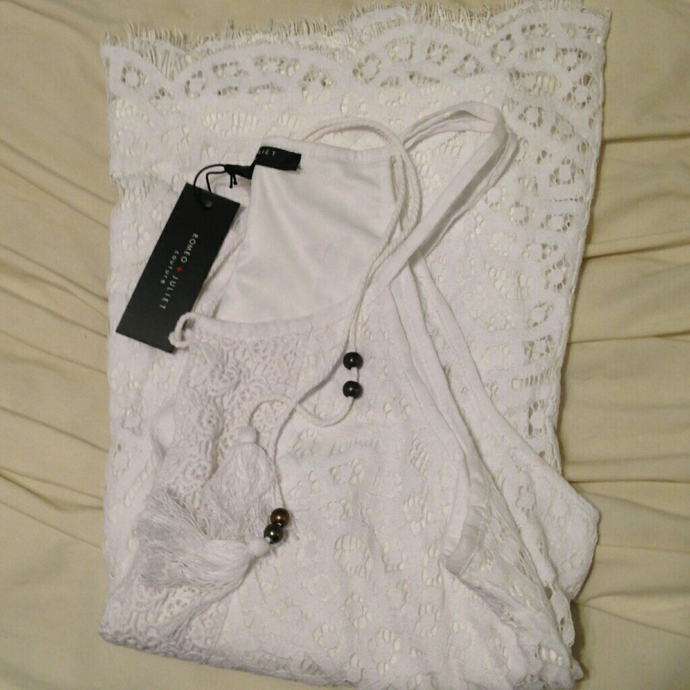 White lace Romeo + Juliet couture top